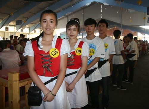 2013大连啤酒节服务员怎么去应聘?-2011大连