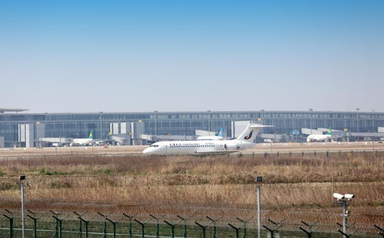 「生产线」国产ARJ21支线客机完成第二条生产线首次生产试飞