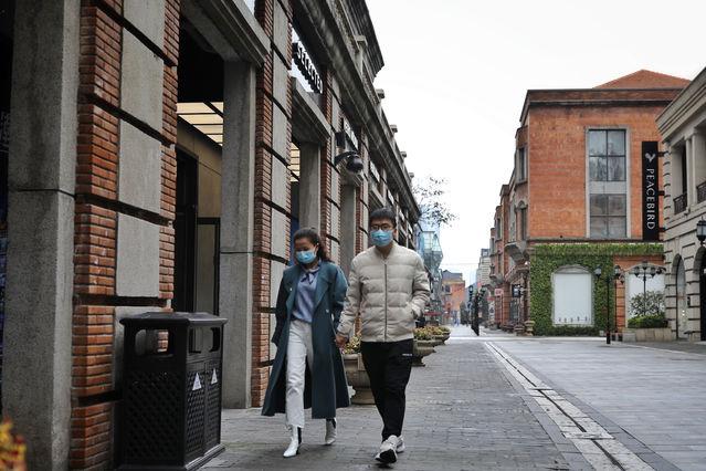 「步行街」武汉标志性步行街楚河汉街恢复营业