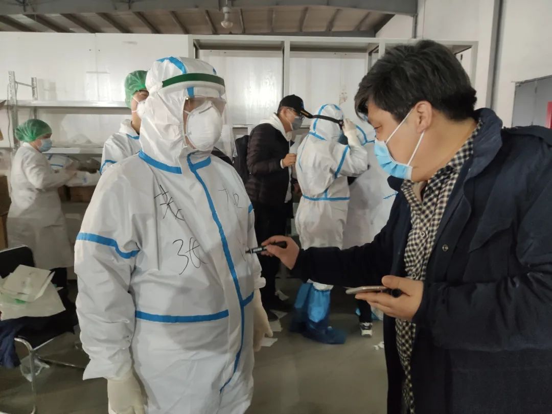 「张伯礼」苦战82天！把胆留在武汉的张伯礼院士今天回家！