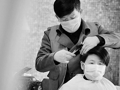 服务“战疫天使”2476人后，武汉这家美发店重开业