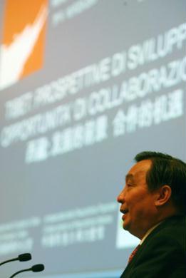 Wang&nbsp;Chen,&nbsp;minister&nbsp;of&nbsp;the&nbsp;Information&nbsp;Office&nbsp;of&nbsp;the&nbsp;State&nbsp;Council&nbsp;of&nbsp;China,&nbsp;addresses&nbsp;the&nbsp;opening&nbsp;ceremony&nbsp;of&nbsp;the&nbsp;Second&nbsp;Forum&nbsp;on&nbsp;Tibet,&nbsp;in&nbsp;Rome,&nbsp;Italy,&nbsp;Oct.&nbsp;22,&nbsp;2009.&nbsp;(Xinhua&nbsp;Photo)