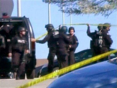 In&nbsp;this&nbsp;image&nbsp;made&nbsp;from&nbsp;Associated&nbsp;Press&nbsp;Television&nbsp;video,&nbsp;police&nbsp;respond&nbsp;at&nbsp;the&nbsp;scene&nbsp;at&nbsp;the&nbsp;U.S.&nbsp;Army&nbsp;base&nbsp;in&nbsp;Fort&nbsp;Hood&nbsp;Texas&nbsp;where&nbsp;a&nbsp;soldier&nbsp;opened&nbsp;fire,&nbsp;unleashing&nbsp;a&nbsp;stream&nbsp;of&nbsp;gunfire&nbsp;that&nbsp;left&nbsp;at&nbsp;least&nbsp;12&nbsp;people&nbsp;dead&nbsp;and&nbsp;at&nbsp;least&nbsp;31&nbsp;wounded.(AP&nbsp;Photo/APTN)