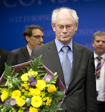 Belgium's&nbsp;Prime&nbsp;Minister&nbsp;Herman&nbsp;Van&nbsp;Rompuy&nbsp;attends&nbsp;a&nbsp;press&nbsp;conference&nbsp;after&nbsp;an&nbsp;EU&nbsp;summit&nbsp;at&nbsp;the&nbsp;EU&nbsp;Council&nbsp;headquarters&nbsp;in&nbsp;Brussels,&nbsp;capital&nbsp;of&nbsp;Belgium,&nbsp;Nov.&nbsp;19,&nbsp;2009.&nbsp;Van&nbsp;Rompuy&nbsp;was&nbsp;elected&nbsp;the&nbsp;first&nbsp;full-time&nbsp;EU&nbsp;President&nbsp;during&nbsp;an&nbsp;extraordinary&nbsp;summit&nbsp;in&nbsp;Brussels&nbsp;Thursday.(Xinhua/Thierry&nbsp;Monasse)