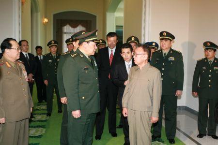 Kim&nbsp;Jong&nbsp;Il&nbsp;(R&nbsp;Front),&nbsp;top&nbsp;leader&nbsp;of&nbsp;the&nbsp;Democratic&nbsp;People's&nbsp;Republic&nbsp;of&nbsp;Korea&nbsp;(DPRK),&nbsp;meets&nbsp;with&nbsp;Chinese&nbsp;Defense&nbsp;Minister&nbsp;Liang&nbsp;Guanglie&nbsp;(L2&nbsp;Front)&nbsp;in&nbsp;Pyongyang,&nbsp;capital&nbsp;of&nbsp;the&nbsp;DPRK,&nbsp;on&nbsp;Nov.&nbsp;25,&nbsp;2009.&nbsp;(Xinhua/Zhang&nbsp;Binyang)