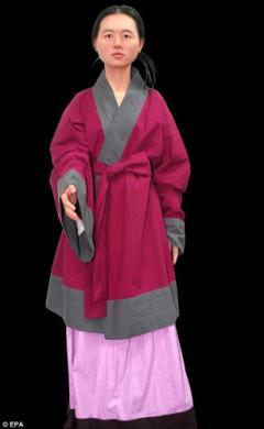 By&nbsp;using&nbsp;modern&nbsp;technology&nbsp;South&nbsp;Korean&nbsp;archaeologists&nbsp;have&nbsp;been&nbsp;able&nbsp;to&nbsp;recreate&nbsp;just&nbsp;how&nbsp;the&nbsp;5ft&nbsp;servant&nbsp;girl&nbsp;would&nbsp;have&nbsp;looked&nbsp;1,500&nbsp;years&nbsp;ago,&nbsp;the&nbsp;first&nbsp;time&nbsp;such&nbsp;a&nbsp;task&nbsp;has&nbsp;been&nbsp;done&nbsp;in&nbsp;the&nbsp;country.