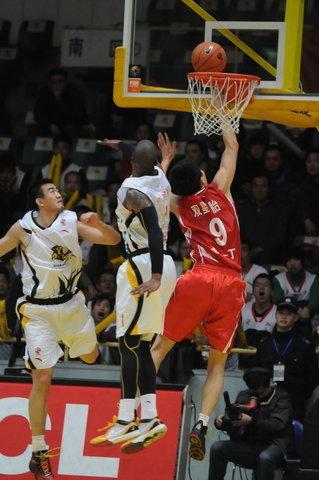 [组图]浙江广厦VS青岛双星 林志杰人气无敌_C