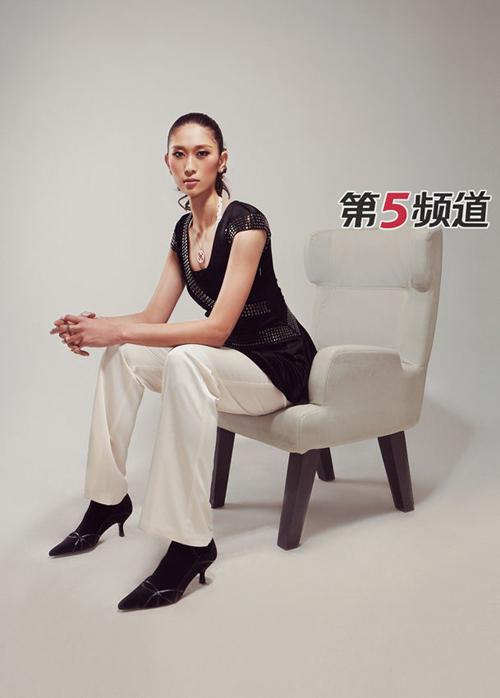 [组图]前女篮第一美女隋菲菲性感写真_CCTV.