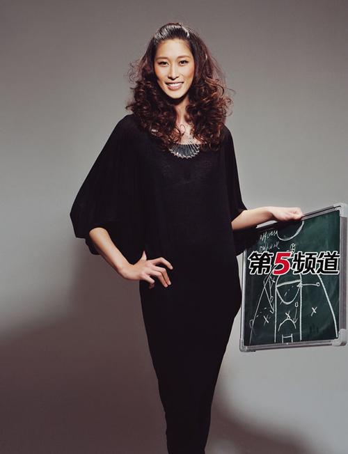 [组图]前女篮第一<em>美女</em>隋菲菲<em>性感</em>写真_CCTV.