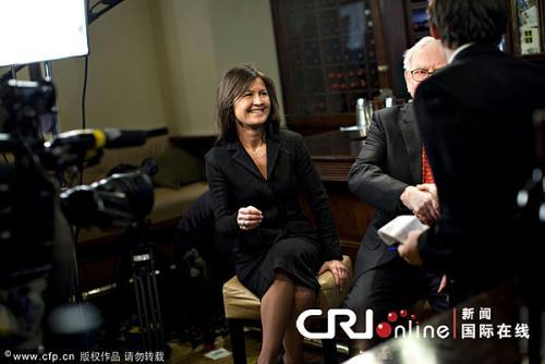 Billionaire investor Warren Buffett and Courtenay Wolfe, chief executive officer of Salida Capital, talk about philanthropy during an interview.