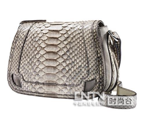 诠释女性情怀 <em>卡地亚Cartier</em>2010新款<em>女包</em>-奢侈