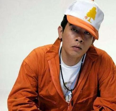 冯小刚铁腕妻子管出大丈夫 揭秘大明星背后的