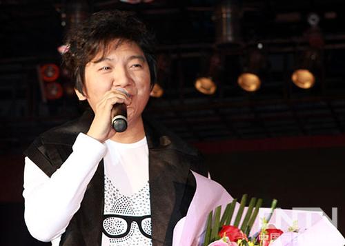  杨臣刚 和熊天平杨洋夫妇合唱他的作品