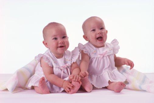 [母婴]家有双胞胎 喂养有诀窍