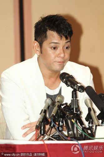 莫少聪召开发布会 交代涉毒事件鞠躬忏悔