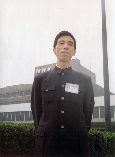 1978年访问日本，身后NHK