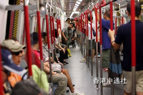 调查指17%<em>女性</em>乘港铁曾被骚扰 <em>男士</em>也有被非