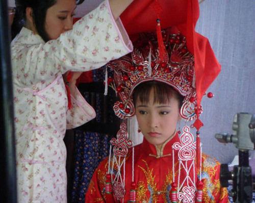 白静遭丈夫刺杀身亡 昔日扒胸门全图曝光(图