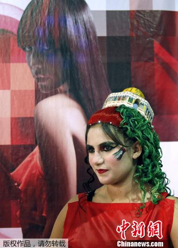 中东举行选美及<em>发型设计</em>大赛 妖艳女郎吸引眼