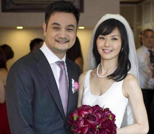 曝光孙燕姿罕见<em>三姐妹</em>合影 妹妹美艳不输姐姐