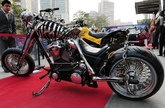 设计师私人珍藏摩托车助阵重庆维尔豪庭会开幕
