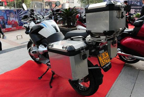设计师私人珍藏摩托车助阵重庆维尔豪庭会开幕
