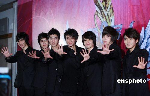 韩国组合sj东海戴<em>女</em>粉丝<em>胸罩</em>遭炮轰狠批:太不成