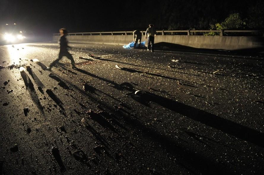 汕昆高速云南宜良段连发2起车祸致12死19伤(