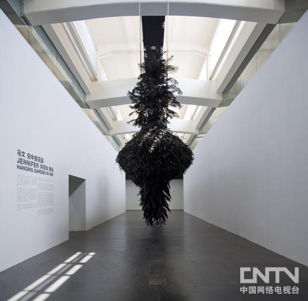 [vogue tv]ucca艺术展:空中墨花园与站在小丑的肩膀上_时尚台_中国网络电视台