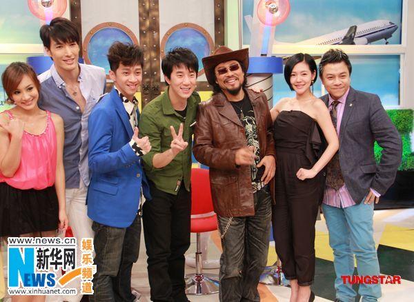 小s摸<em>帅哥腹肌</em>惊呼好硬