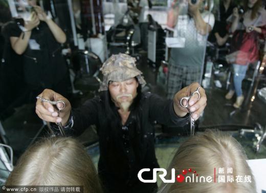 西安天价发廊仅<em>剪发</em>要3900元 <em>发型师</em>闭眼<em>剪发</em>