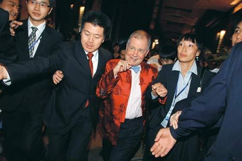 World-famous&nbsp;investor&nbsp;Jim&nbsp;Rogers&nbsp;receives&nbsp;a&nbsp;warm&nbsp;welcome&nbsp;in&nbsp;Shenzhen.