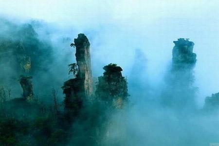 Zhangjiajie is a rising tourist city famous for its unique natural scenery and abundant tourism resources.
