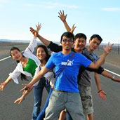 July 30th - Travelogue family members are always on the road. We are imitating One Thousand Hands Bodhisattva. Haha
