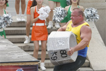 最强壮人士头号 2008年世界大力士比赛冠军 2011年德国大力士比赛冠军