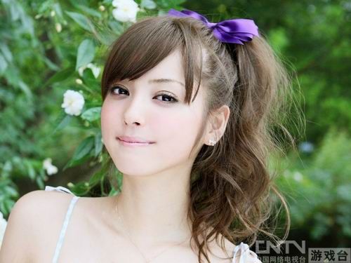 佐佐木希作为“最美丽面孔日本美女”入选