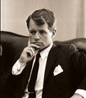 1968�꣬Լ��������ϵĵܵ��޲��ء��������Ϊ��ͳ��ѡ���ڼ��ݲμӳ�ѡ�ʱ��ǹ��������