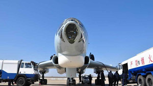 [视频]云南河口:冰雹袭击村寨 官兵紧急援助