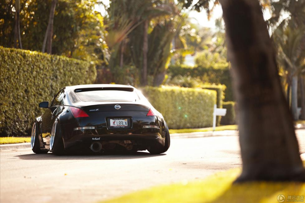 日产350Z个性改装 黑色子弹_CNTV Росси