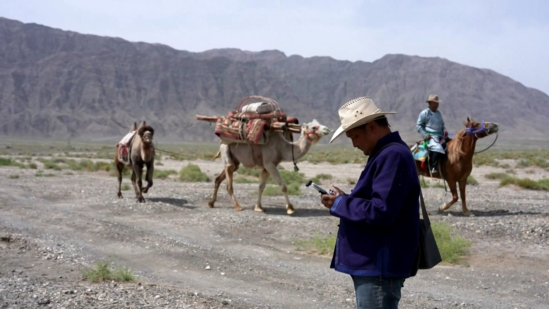 Drones help herdsmen in Xinjiang manage free-roaming livestock