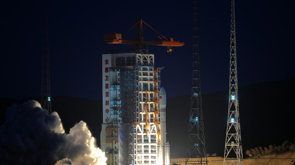 China launches internet satellite group