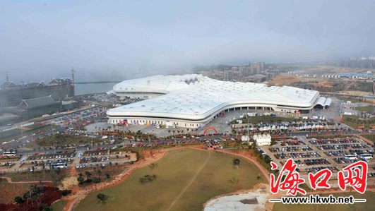海南国际会展中心与宾馆配套建设 记者李汉仁摄