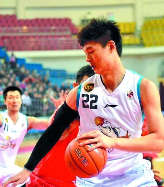 福建队主场迎战青岛队 麦迪及王哲林CBA首秀