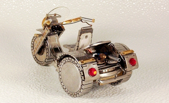 用旧手表制作的超酷摩托车模型作品大全