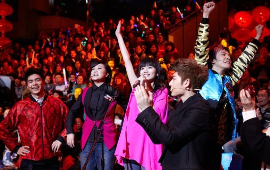 陈楚生意外现身《年代秀》春节特别节目