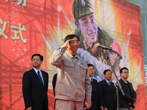 当代雷锋郭明义:学雷锋其实很简单