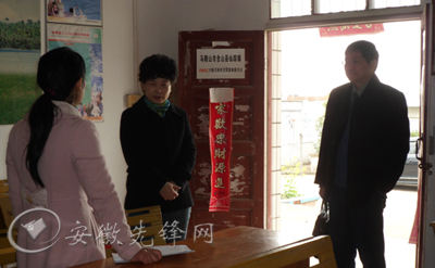 含山县组织部长下基层 知民情 解难事