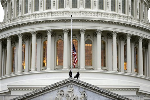 美国国会大厦降半旗悼念波士顿爆炸案死难者