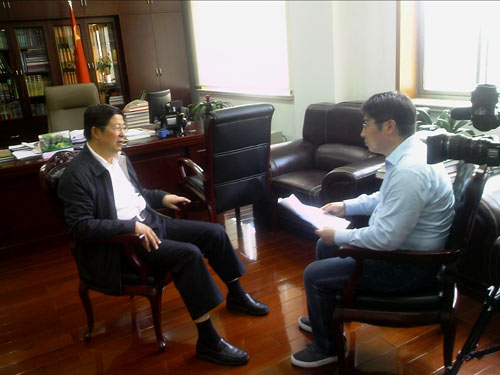 平安中国记者杨新焰采访苏州市委书记蒋宏坤