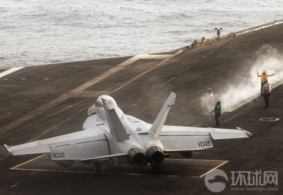 正在印度洋上航行的美国海军尼米兹号航空母舰（CVN 68）于6月7日发生了火灾